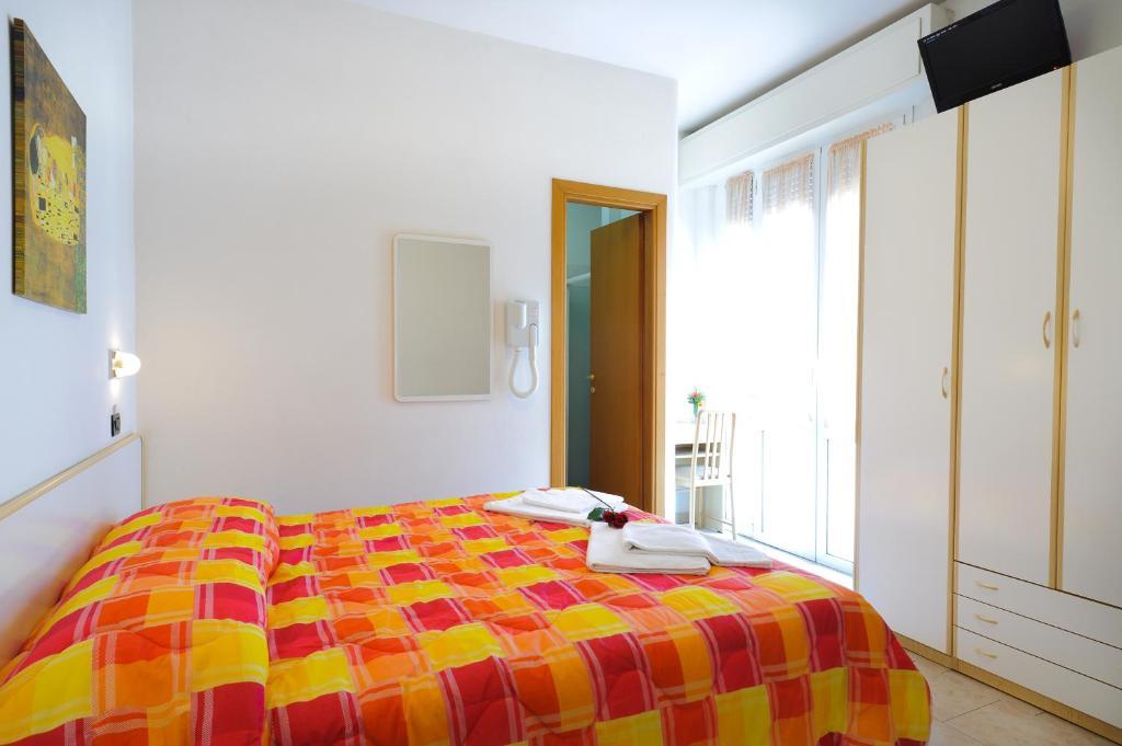 Hotel Petrarca Римини Номер фото