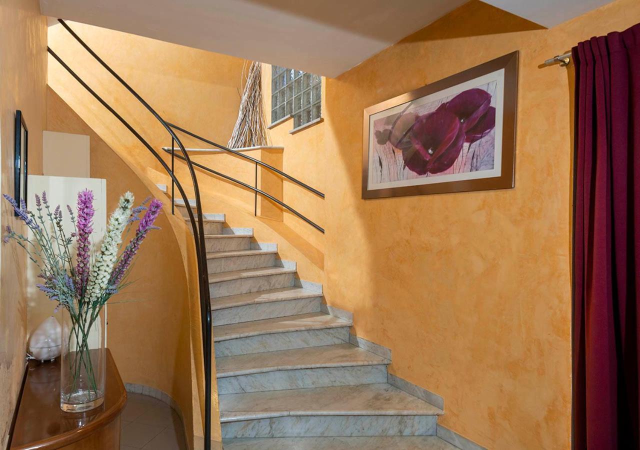 Hotel Petrarca Римини Экстерьер фото